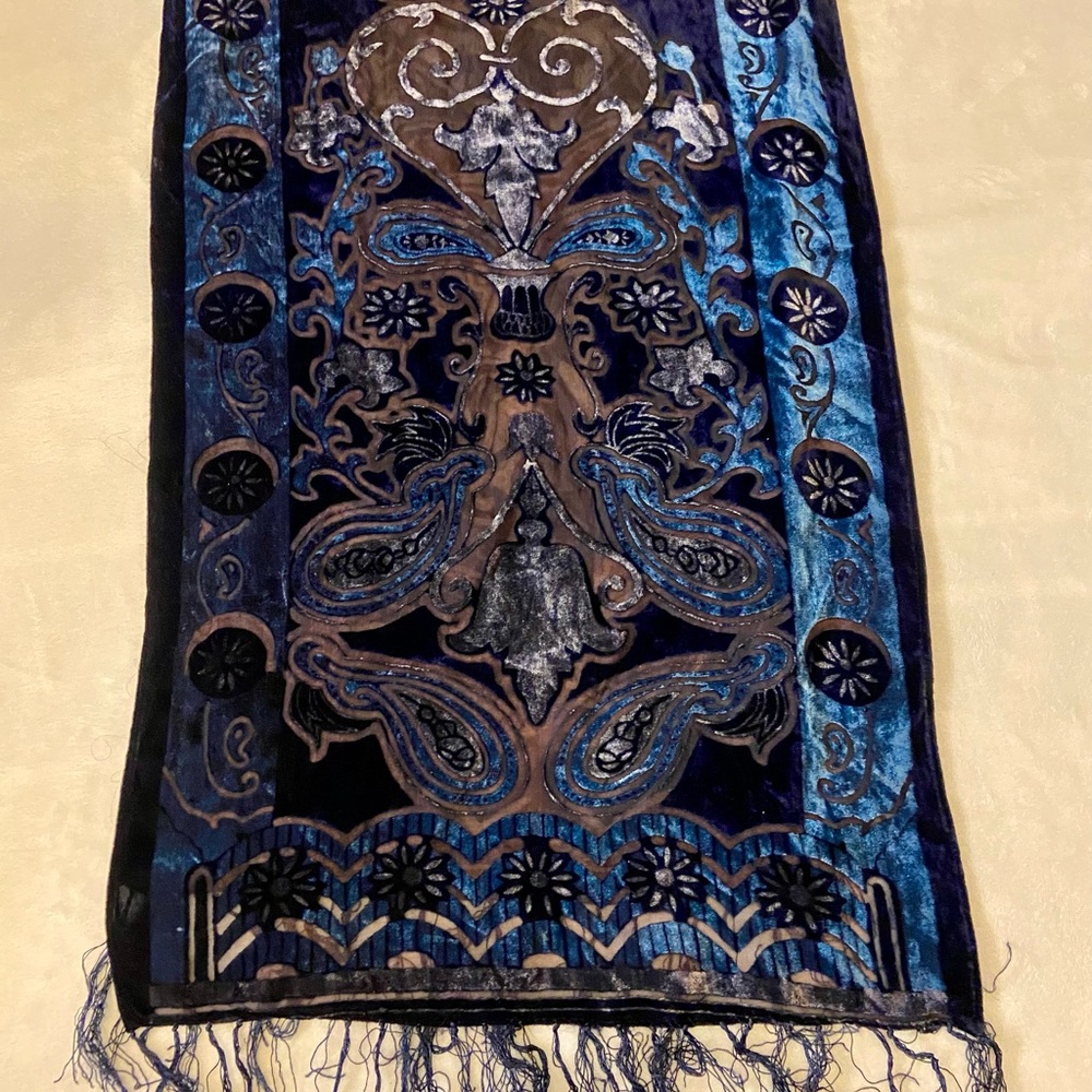 Scarf Velvet Devore Ornate Blue and Black Scarf Fine Silk Viscose Burnt Out NWOT - Picture 2 of 10